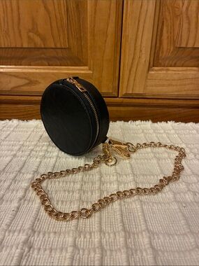 New Jen & Co Black Circular Zipper Coin Purse / Bag Charm with Gold Chain (ABBA)